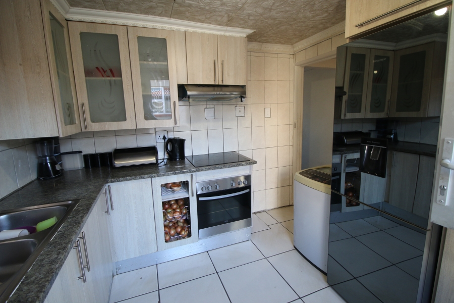 5 Bedroom Property for Sale in Mdantsane Eastern Cape